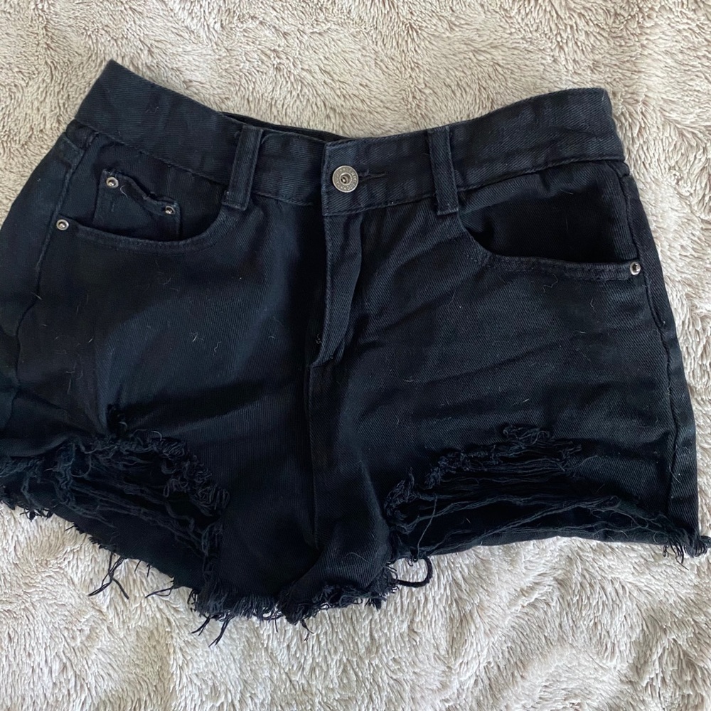 BLACK DENIM SHORTS